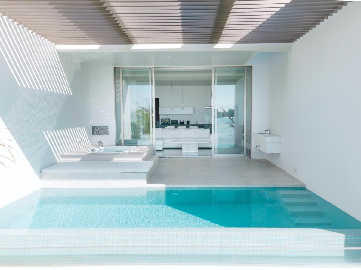 Villa Valiosa On The Beach Onna Exterior foto