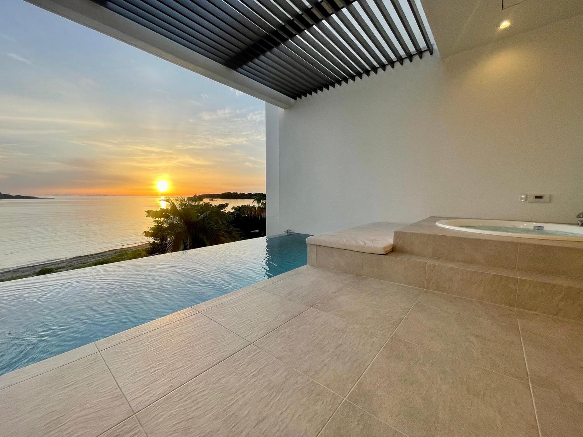 Villa Valiosa On The Beach Onna Exterior foto
